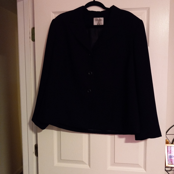 Blazer - Picture 3 of 5